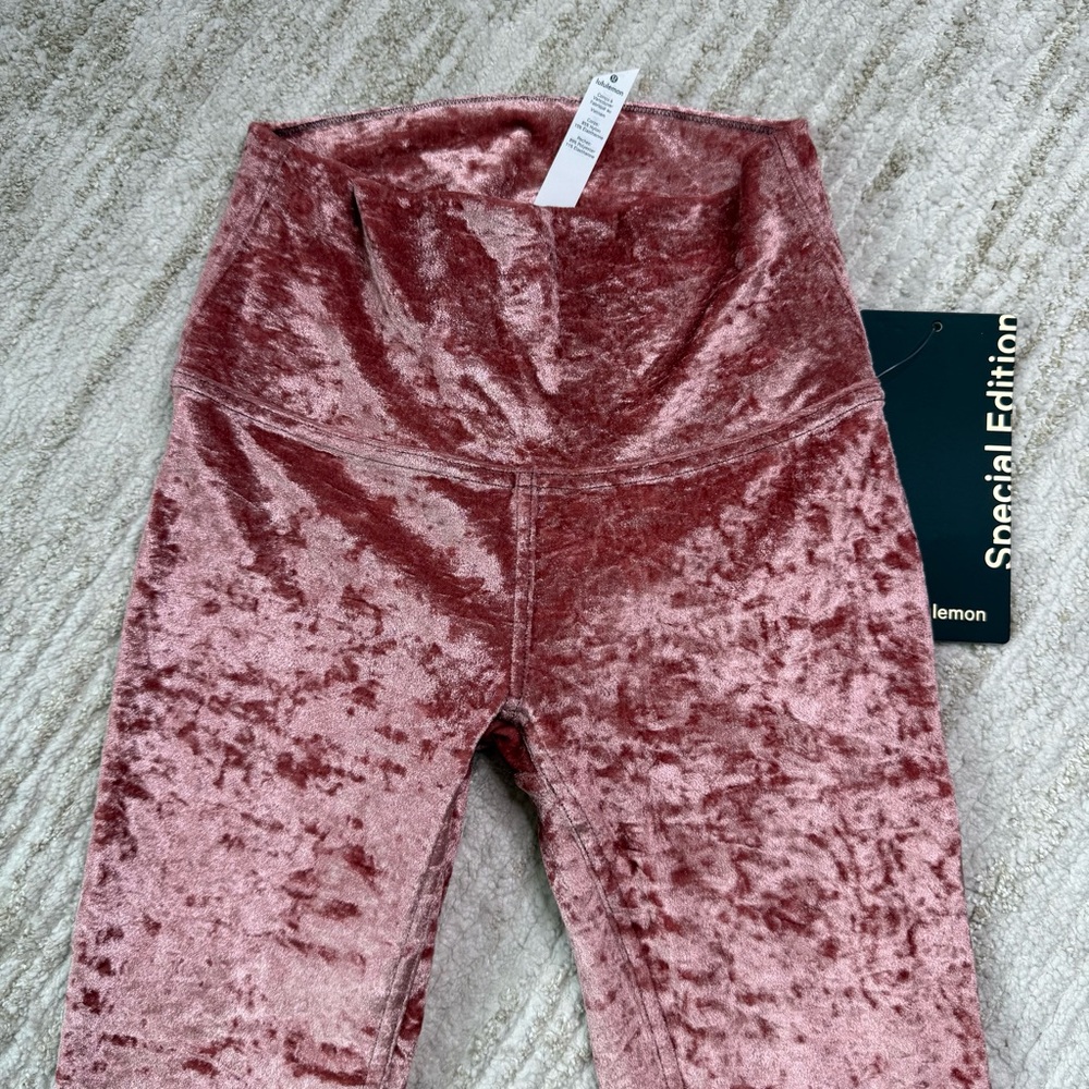 Wunder Lounge Tight 28" *Velvet Soft Cranberry - Picture 13 of 14